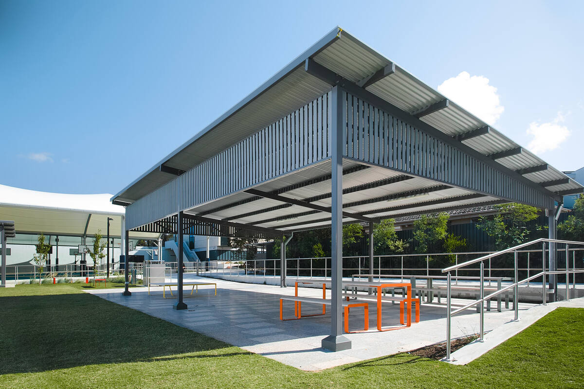Mentone Grammar | School Toilet Building & Shelters